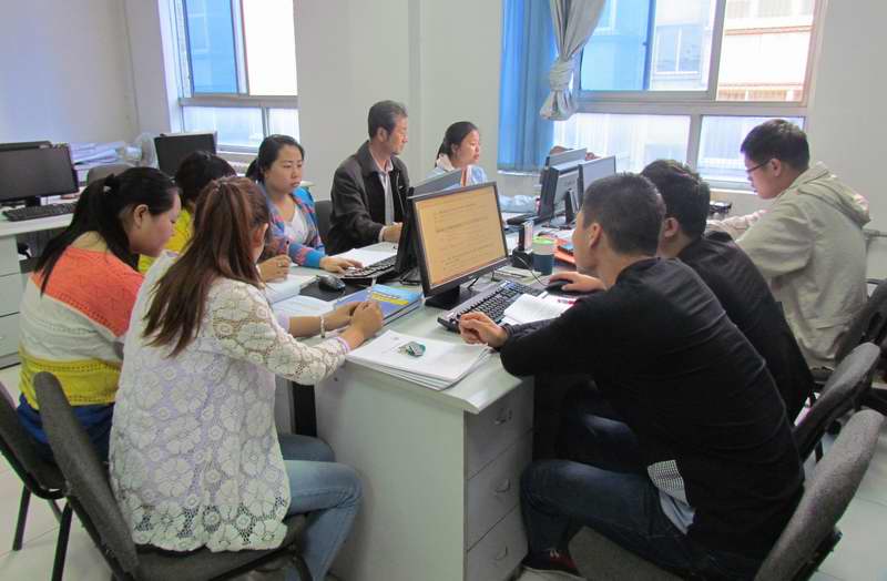公司員工深入學習地理國情普查知識